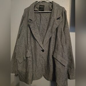 NWT BLOOMCHIC SIZE 26 BLACK & WHITE PATTERNED ONE BUTTON BLAZER.